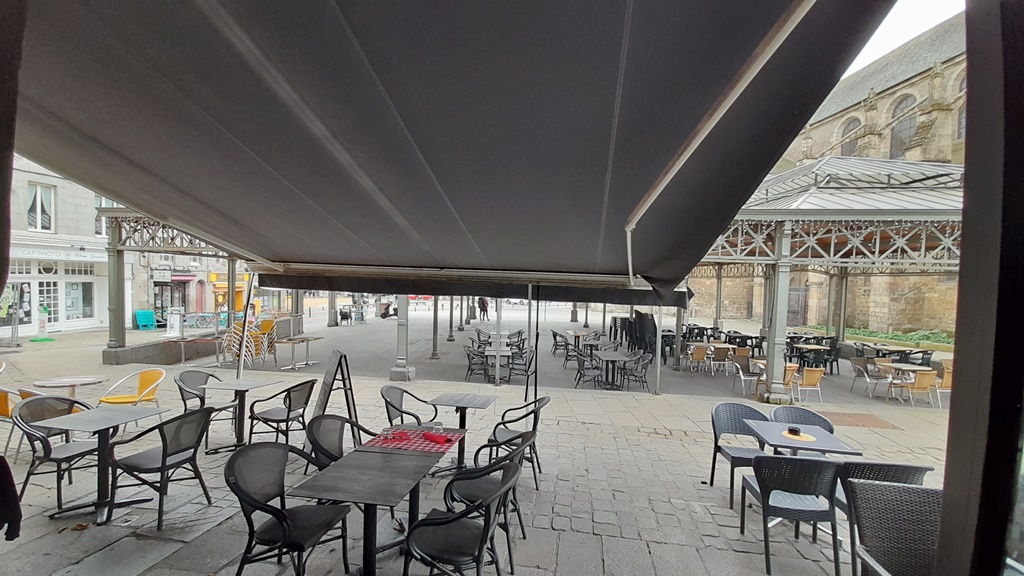 LE CAFE 16