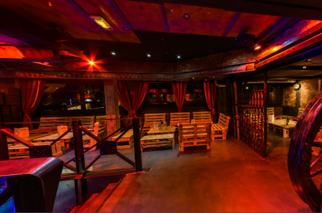 Luna Bar