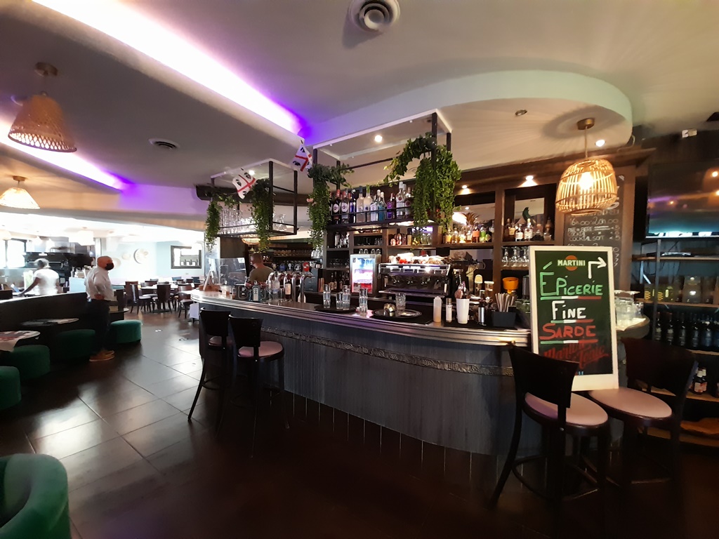 Azzurro Bistro