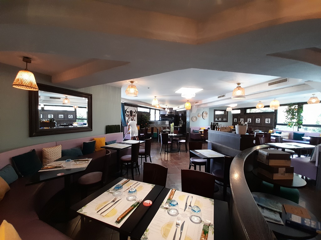 Azzurro Bistro