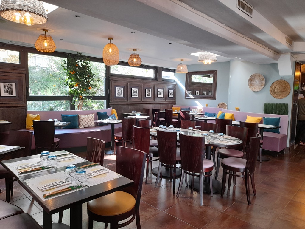 Azzurro Bistro