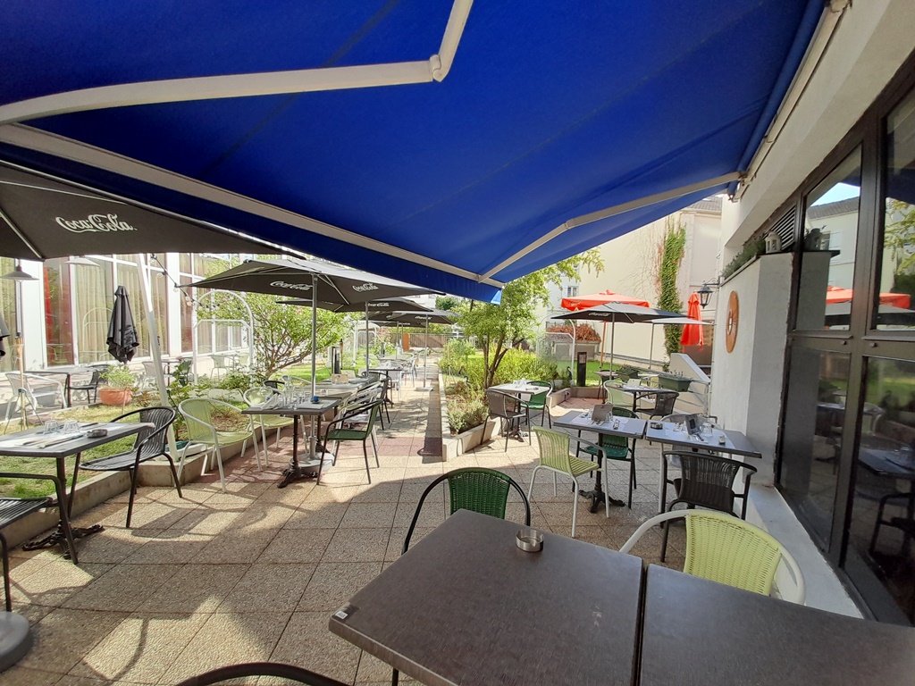 Azzurro Bistro
