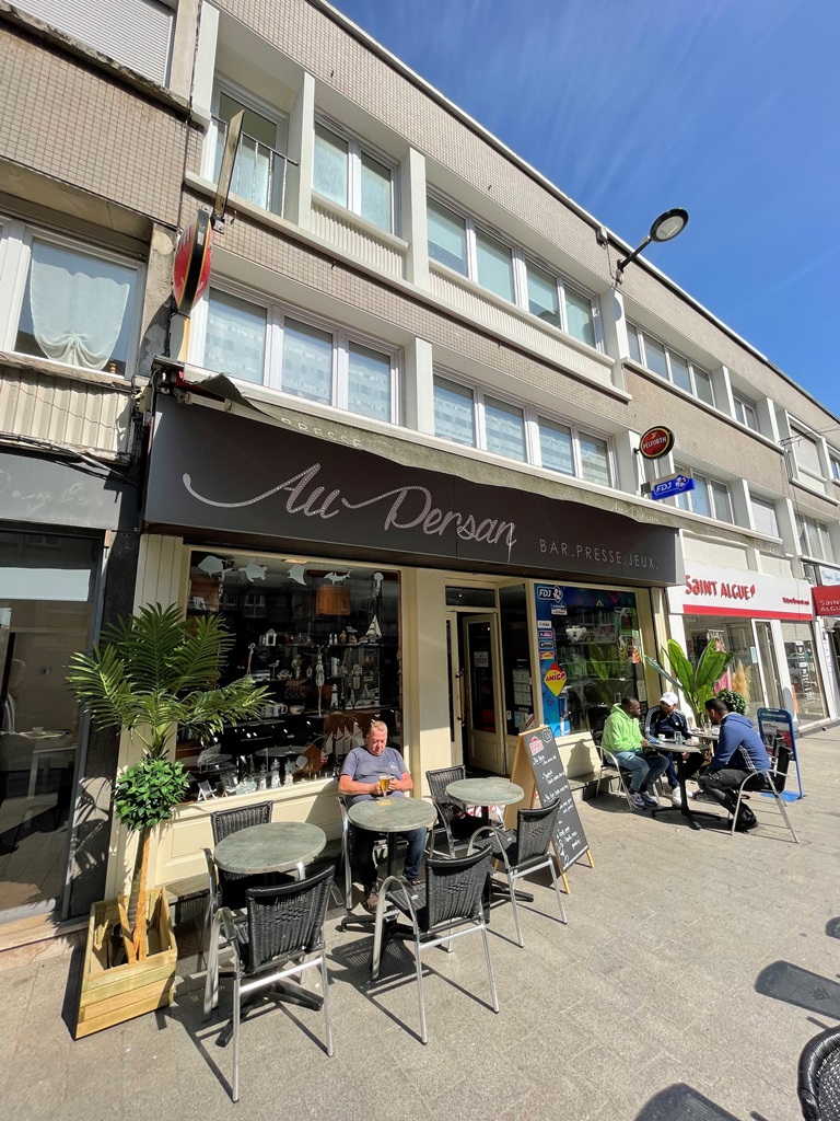 Au Persan