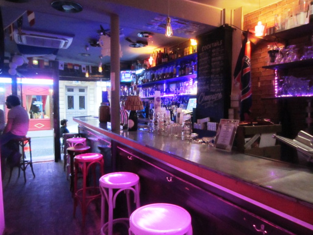 Helice Bar
