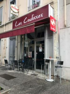 Les Coulisses