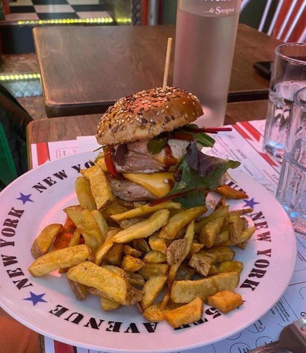 Le Fil Rouge Café