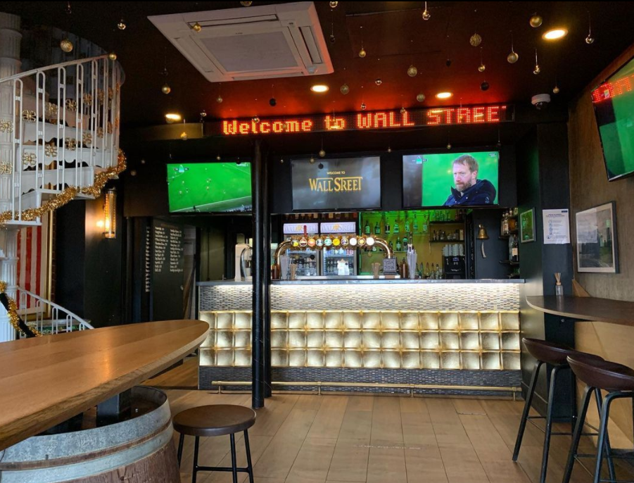 Wall Street Pub