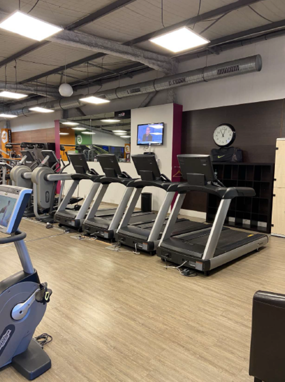 Run Up Castelnau salle
