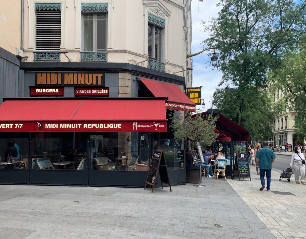 Le Midi Minuit République