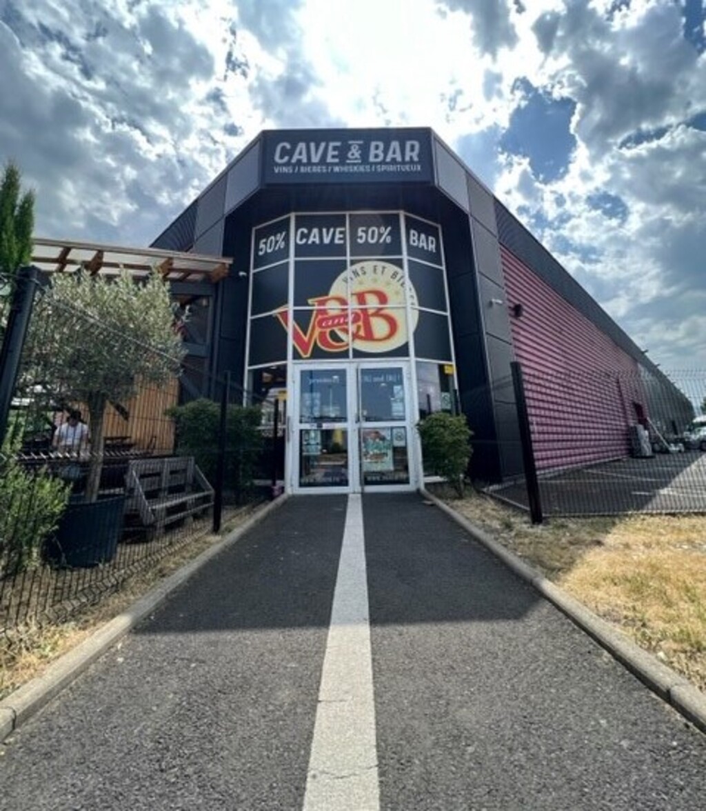 V and B Aubière