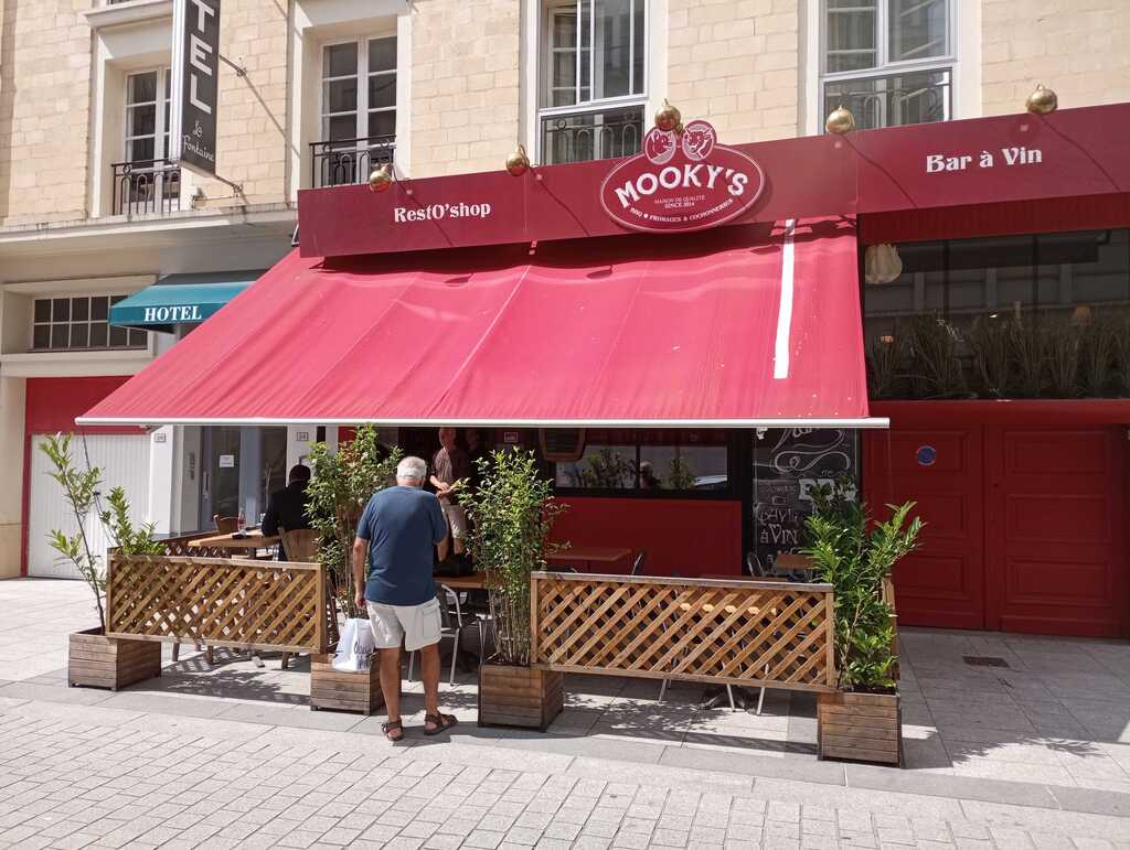 Mooky's