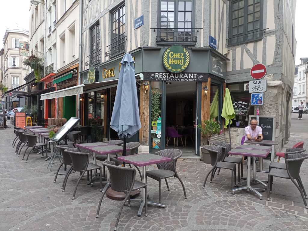 Chez Huri