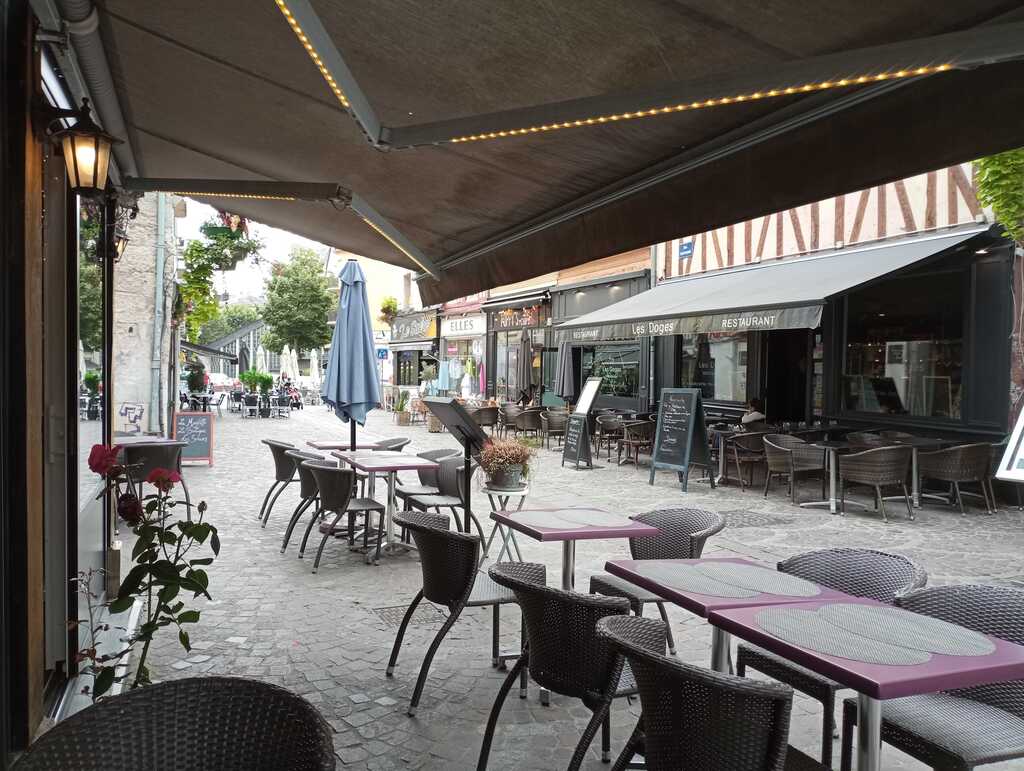 Chez Huri