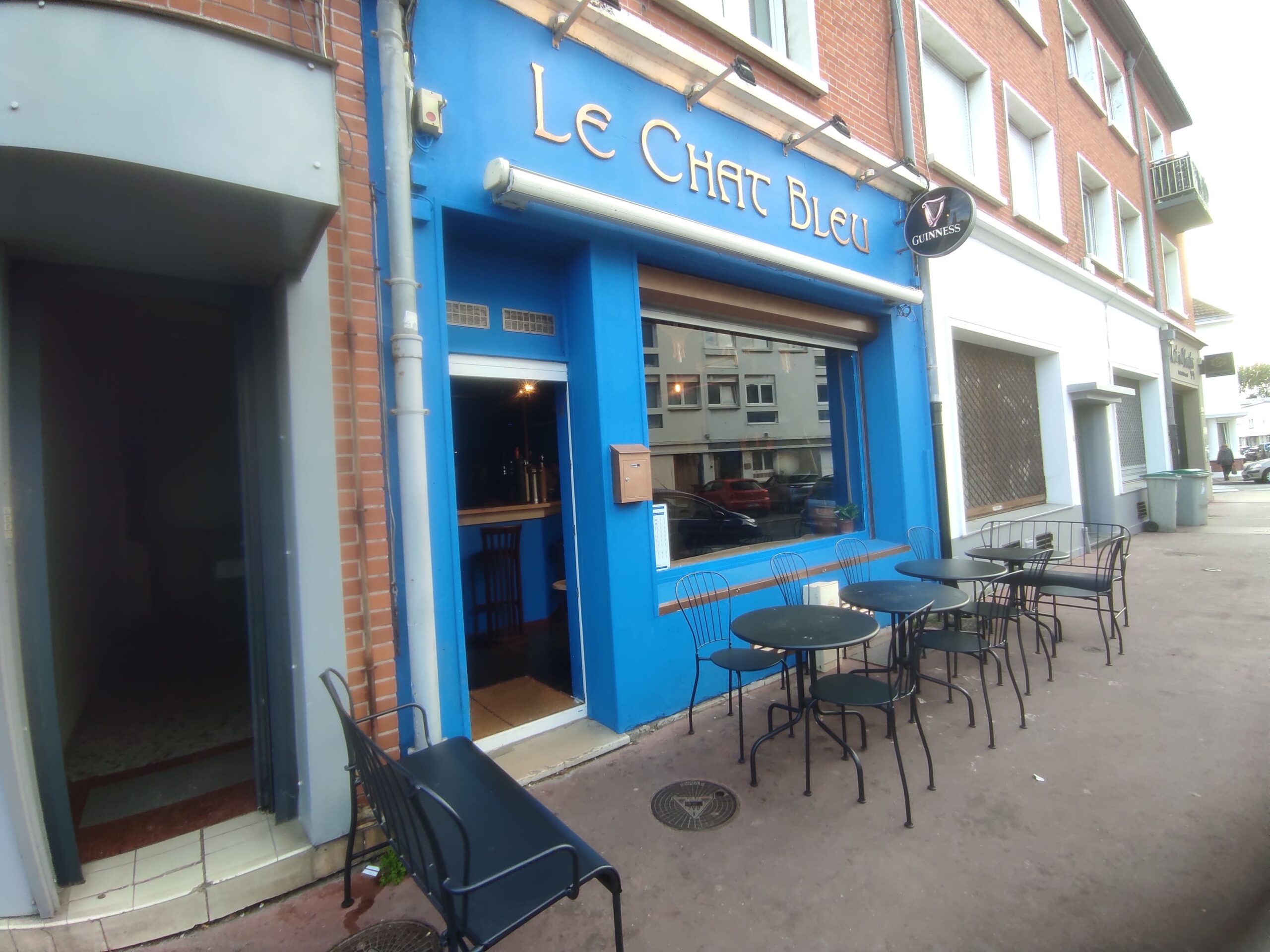 Le Chat Bleu