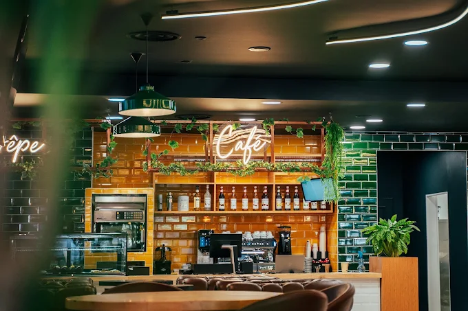 Wall Str'eat Café