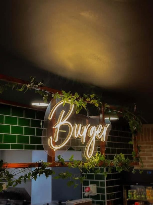 Wall Str'eat Café