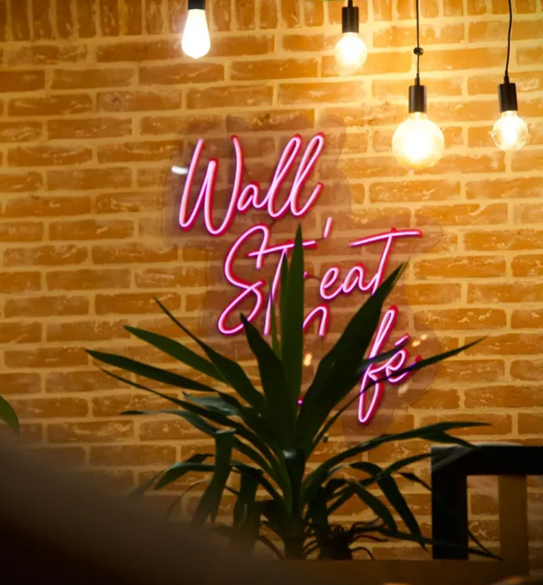 Wall Str'eat Café