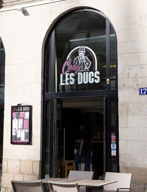 Chez les Ducs