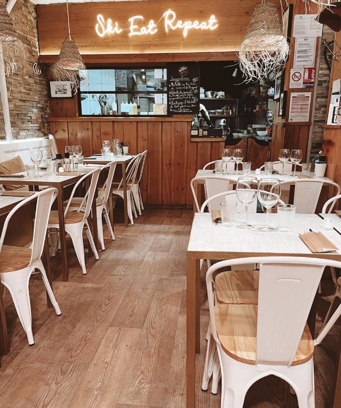 Holiday Restaurant - Crêperie