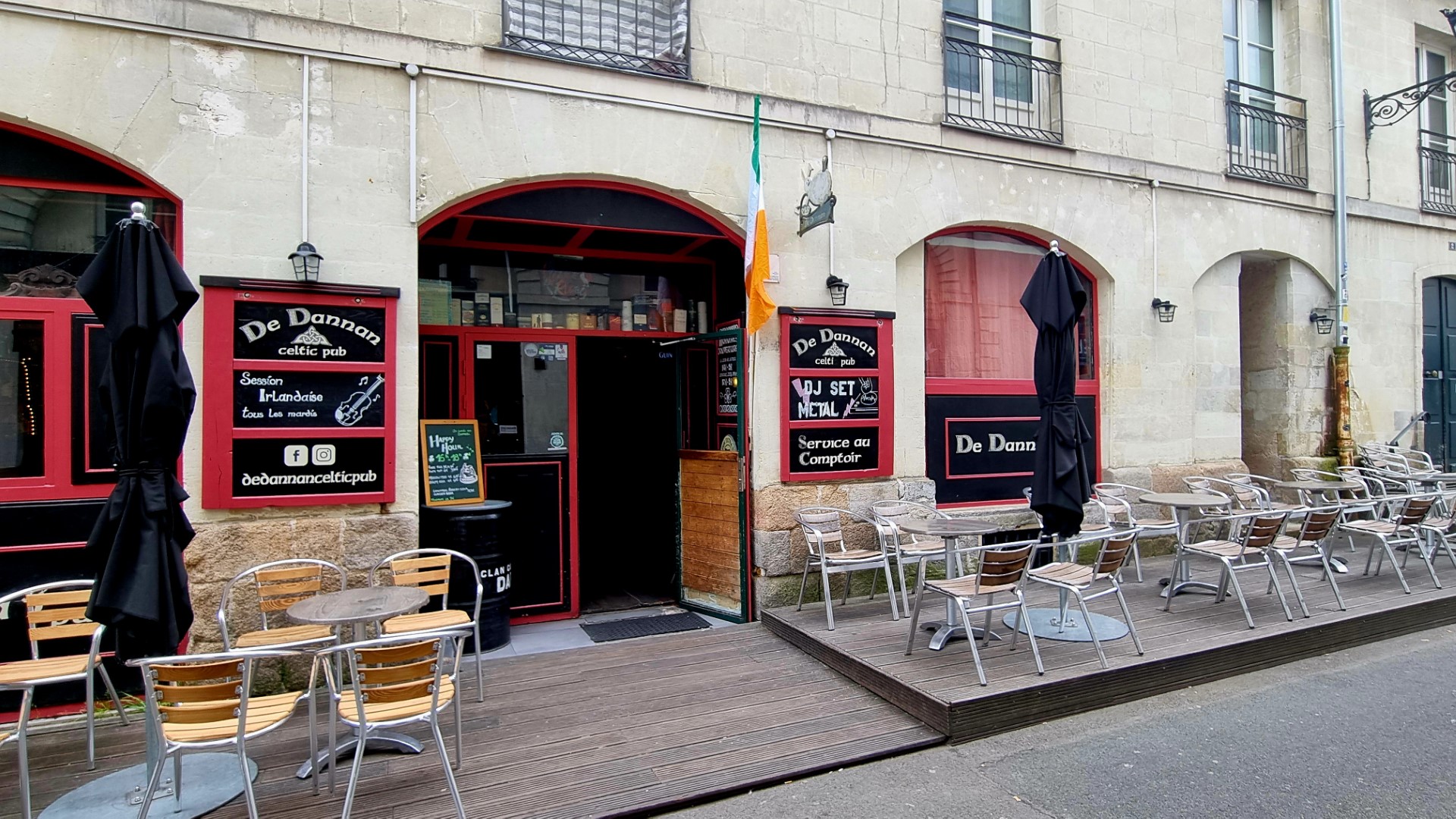 De Dannan Celtic Pub