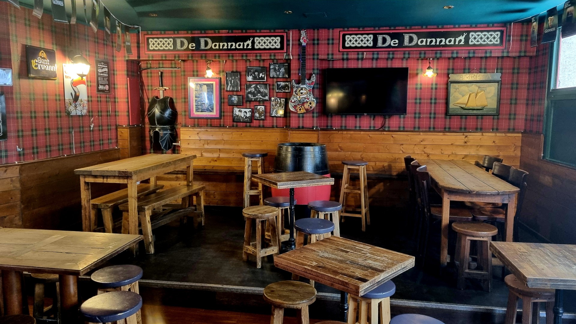 De Dannan Celtic Pub