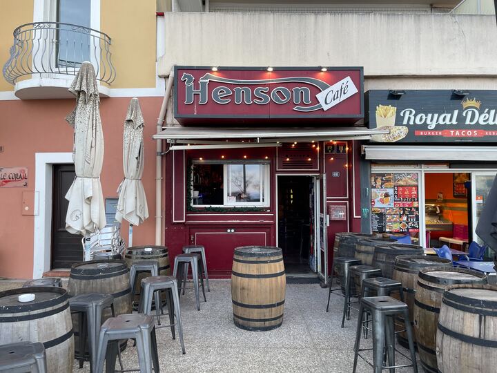Henson Café
