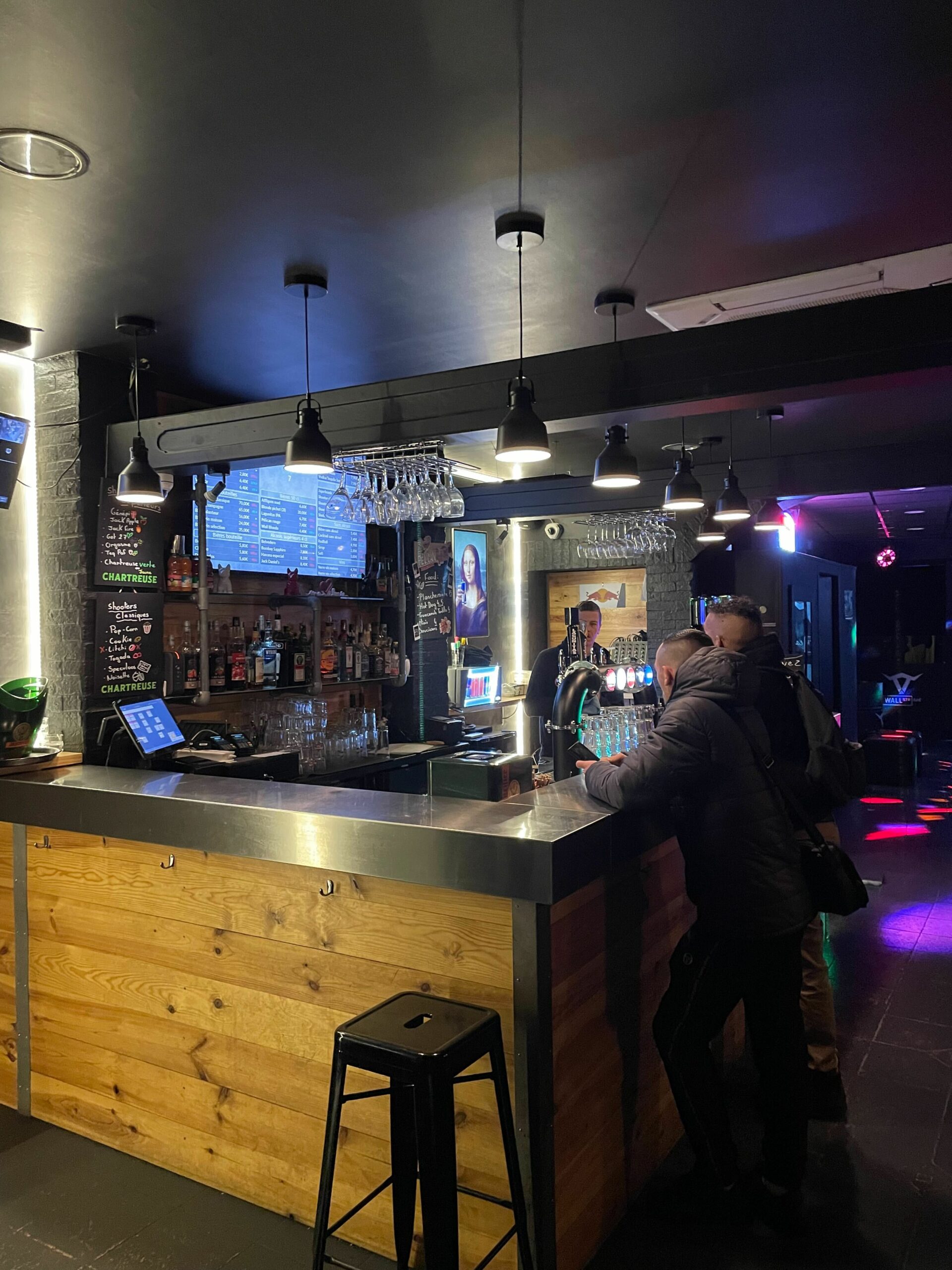 WallstrEat Bar
