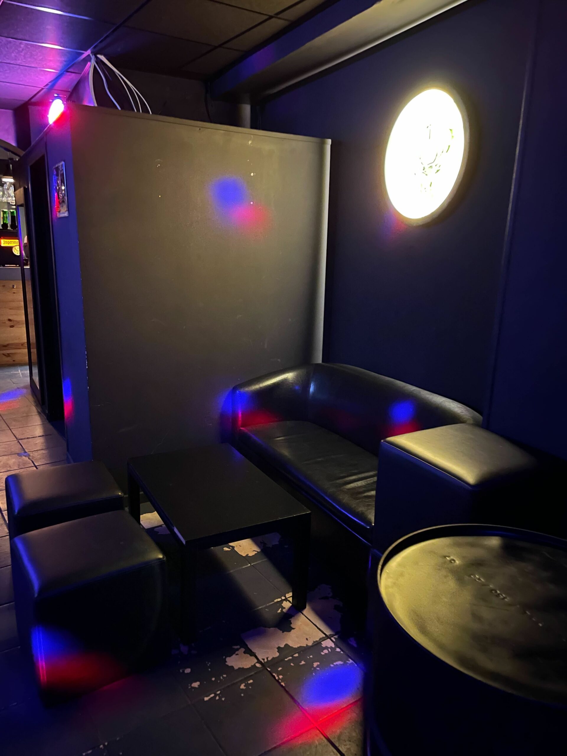 WallstrEat Bar