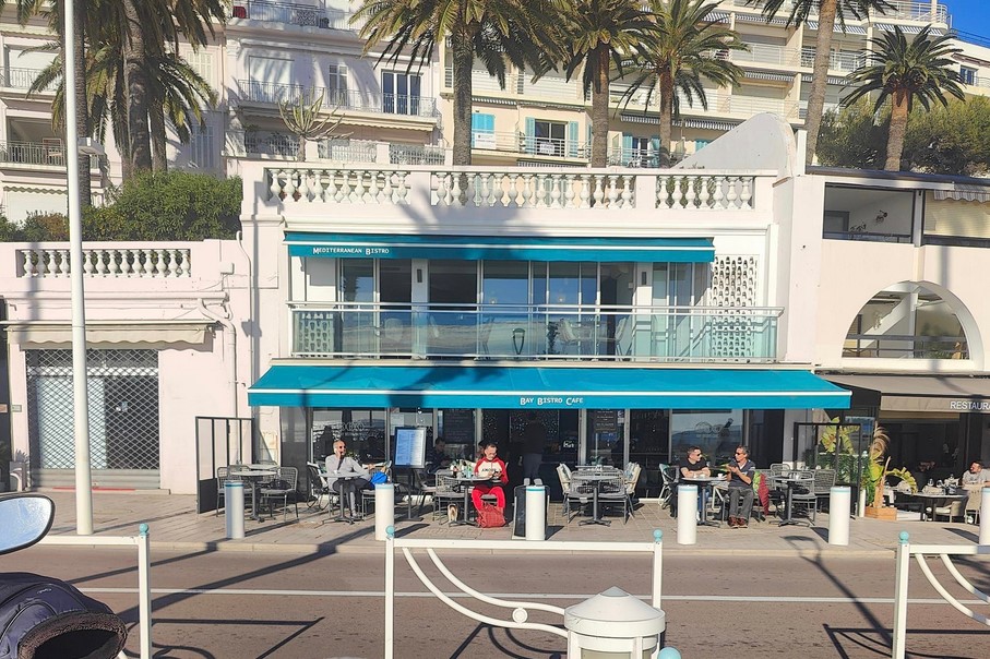 Bay bistrot cafe