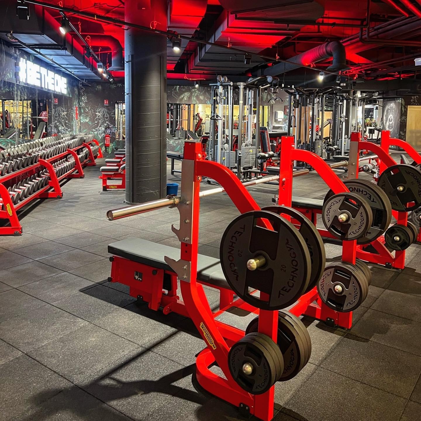 One fitness club (Les Tanneurs)