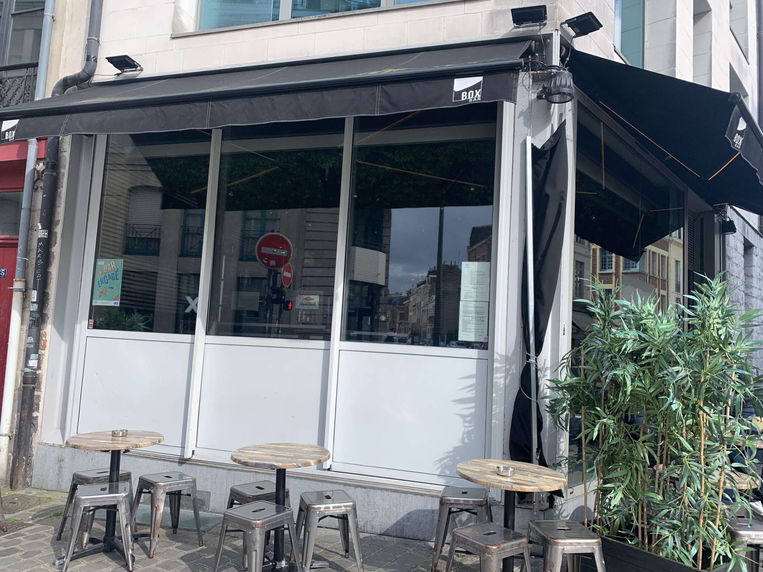 Box bar