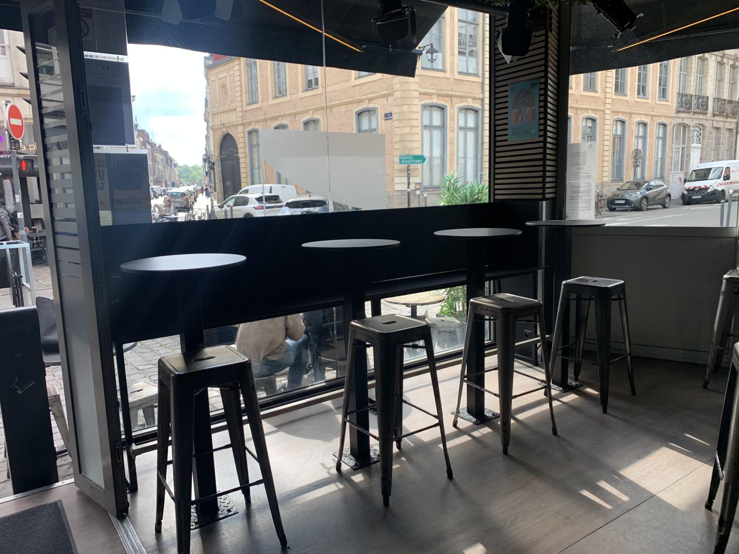 Box bar