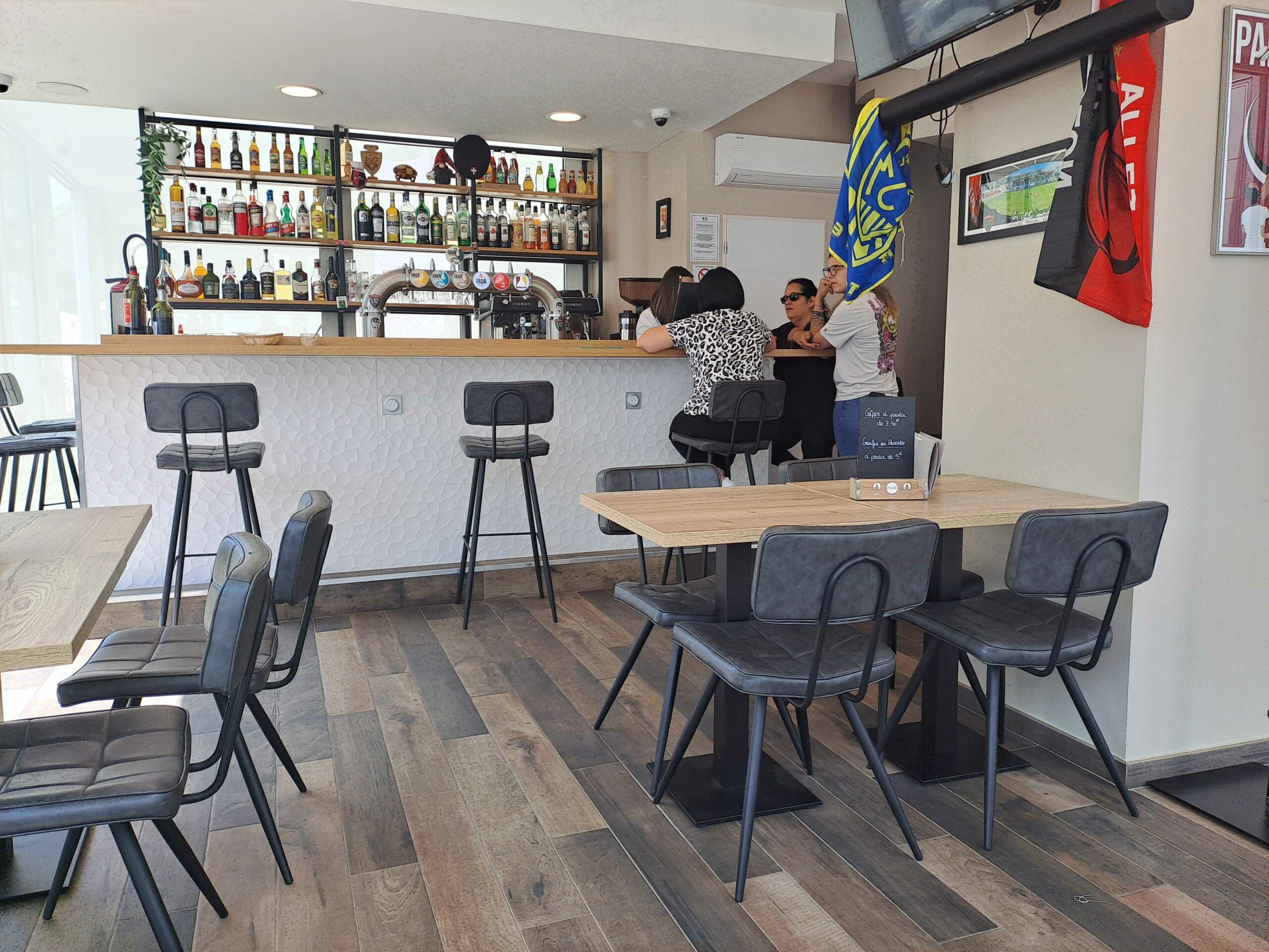 LE PILOU PILOU PUB