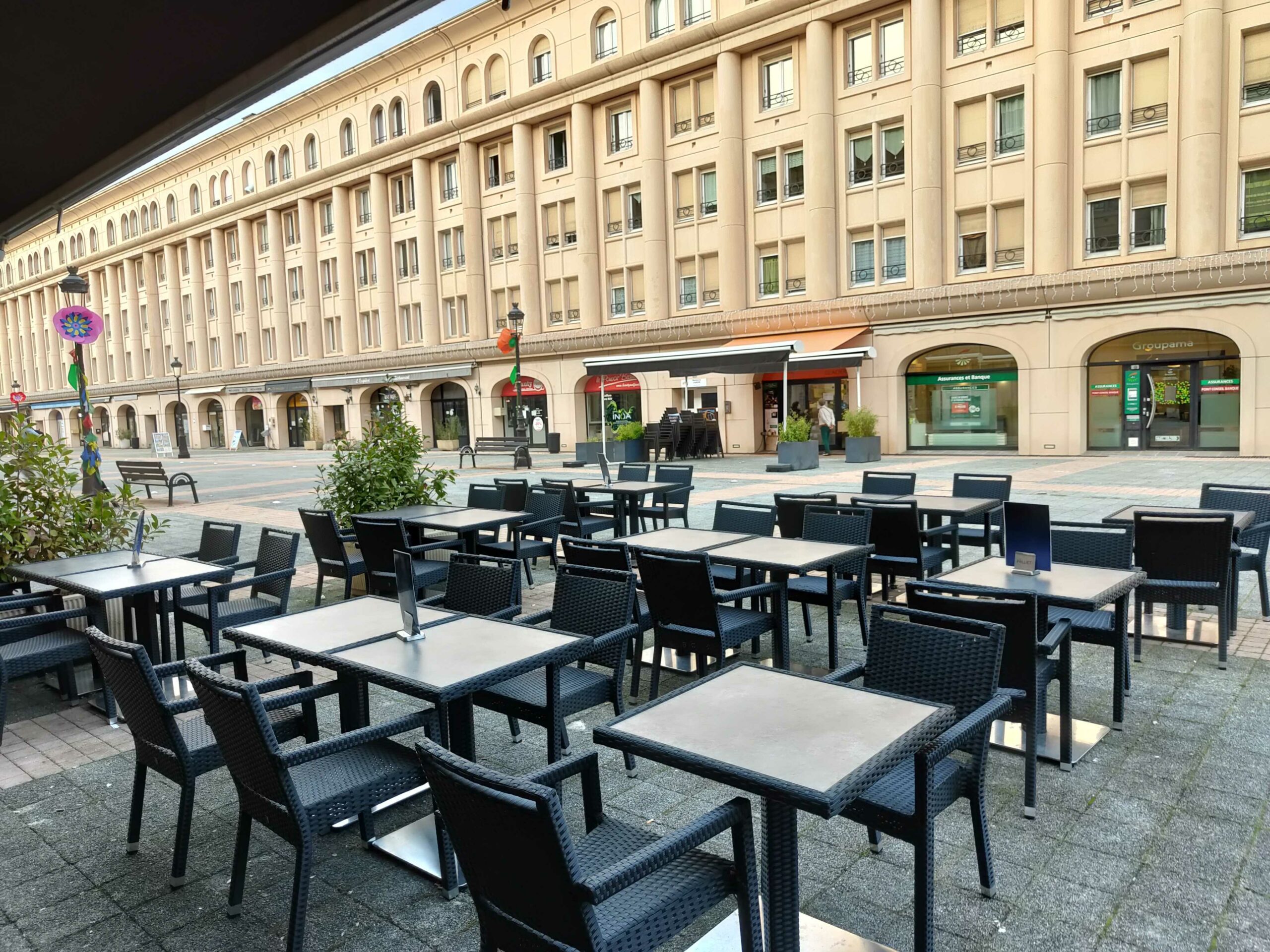 Bar Market