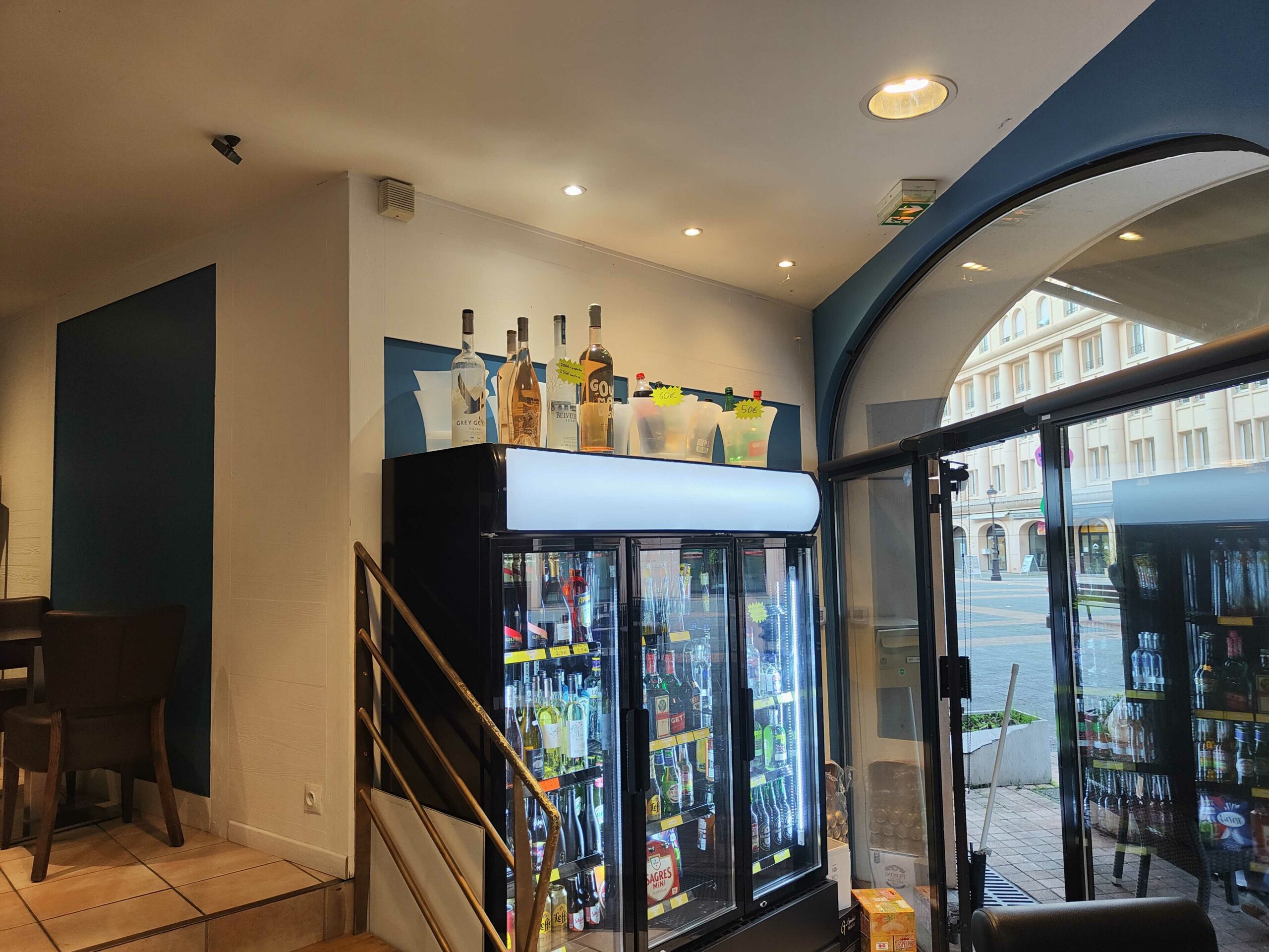 Bar Market