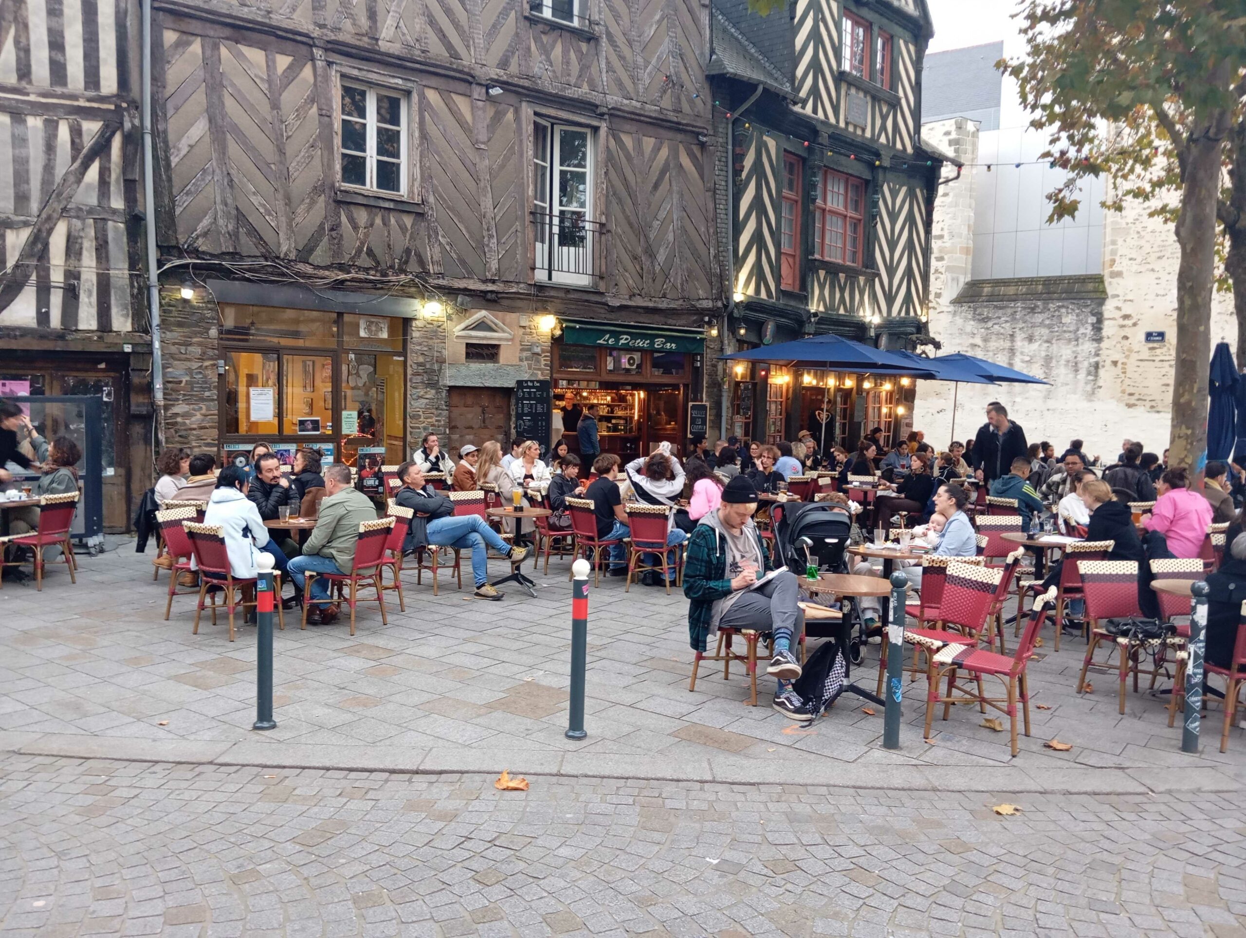 Le Petit Bar