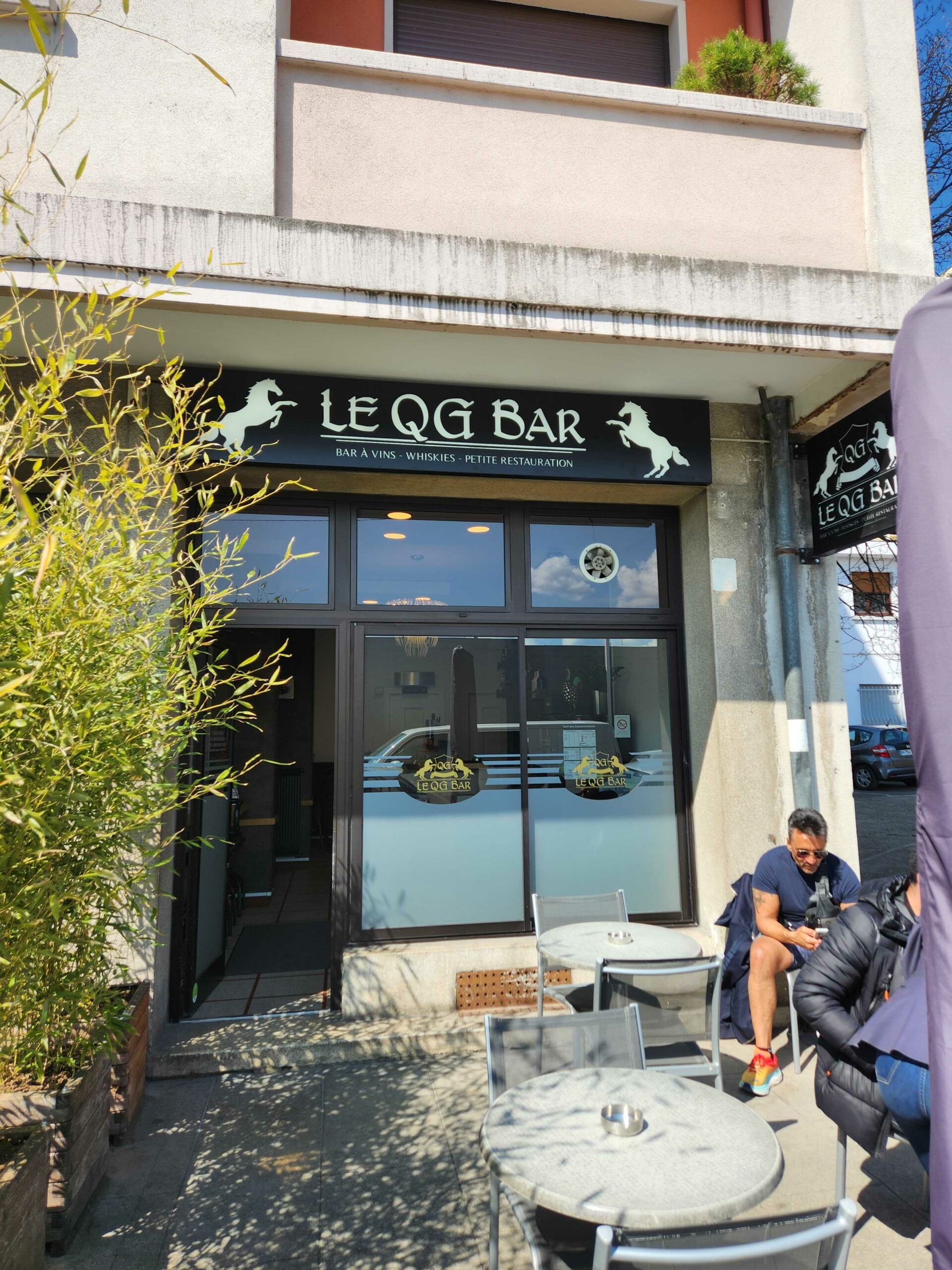 Le QG bar