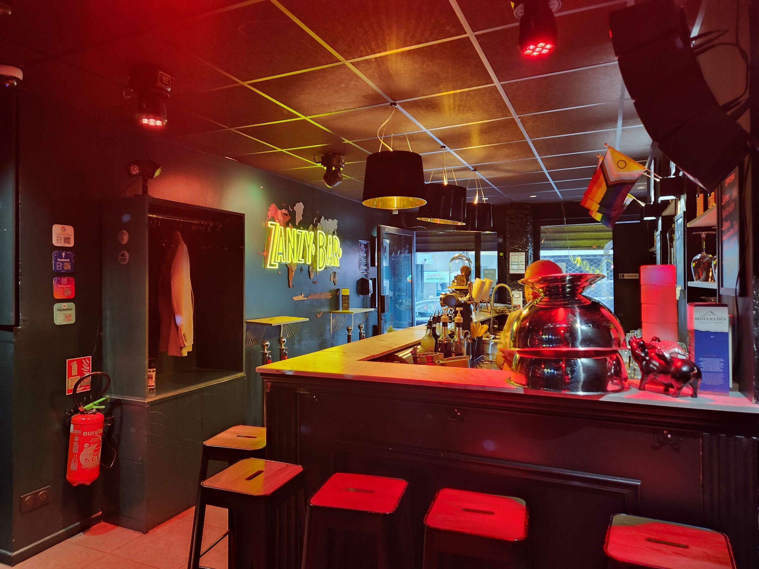 ZanzyBar