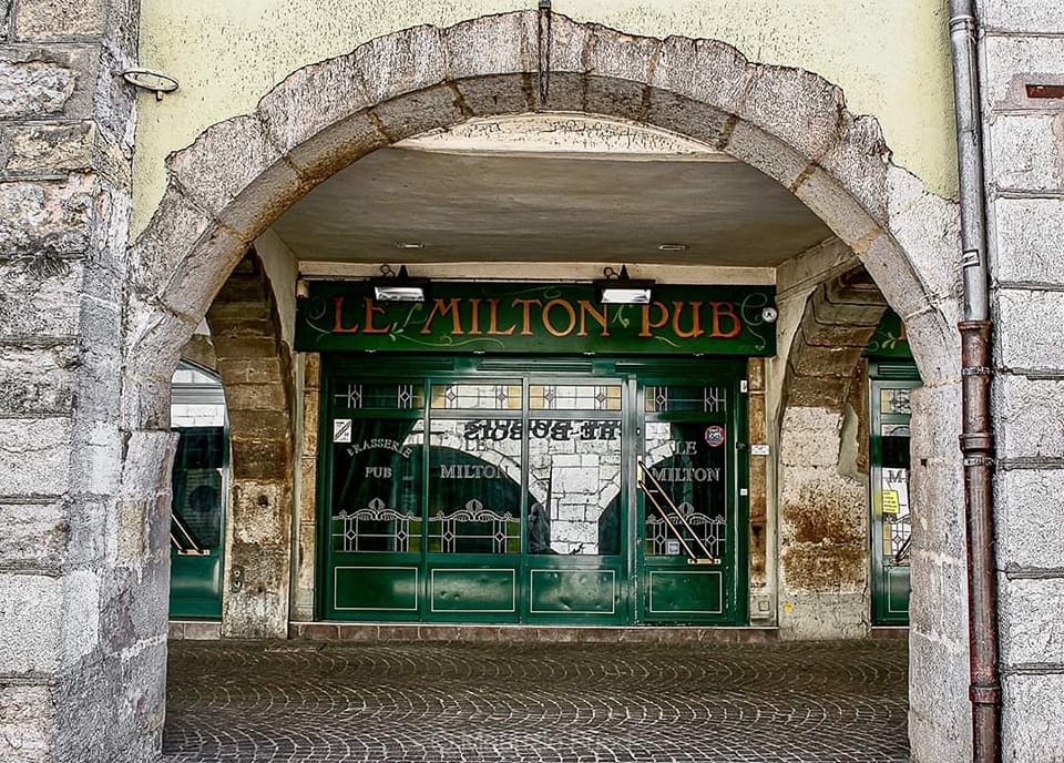 Milton Pub
