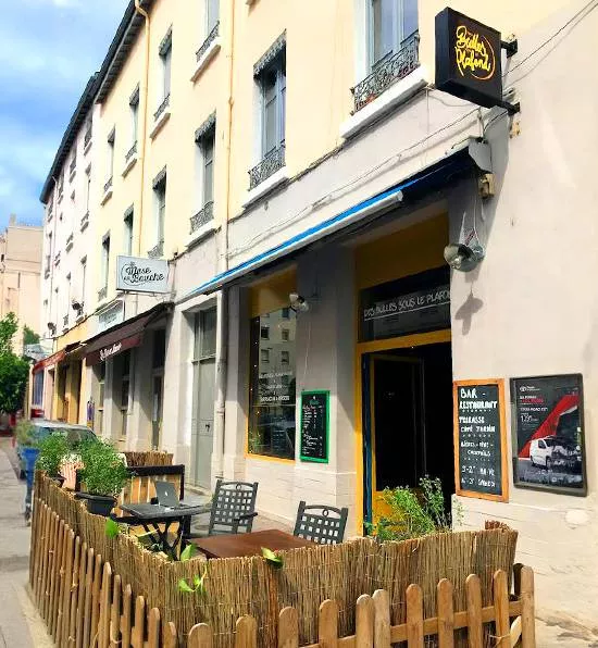 Des bulles sous le plafond