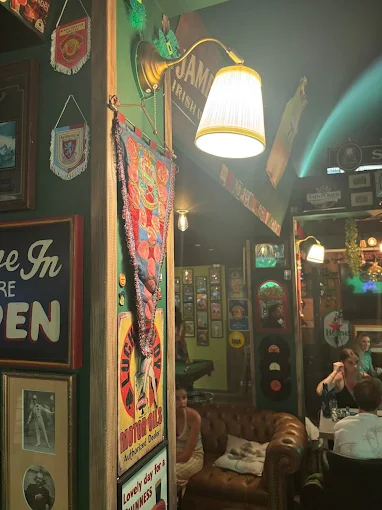 The windsor irish pub