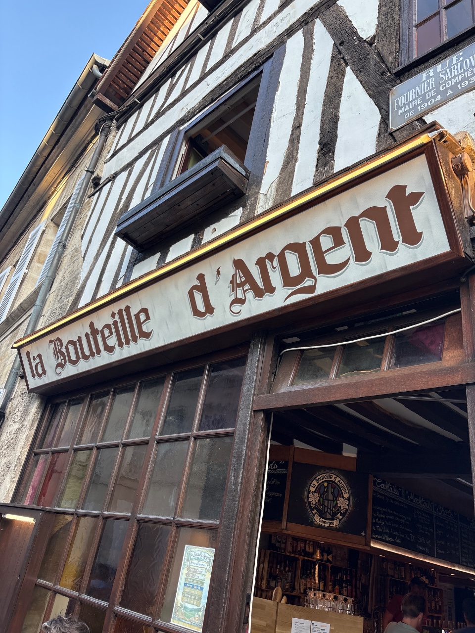 La Bouteille D’argent