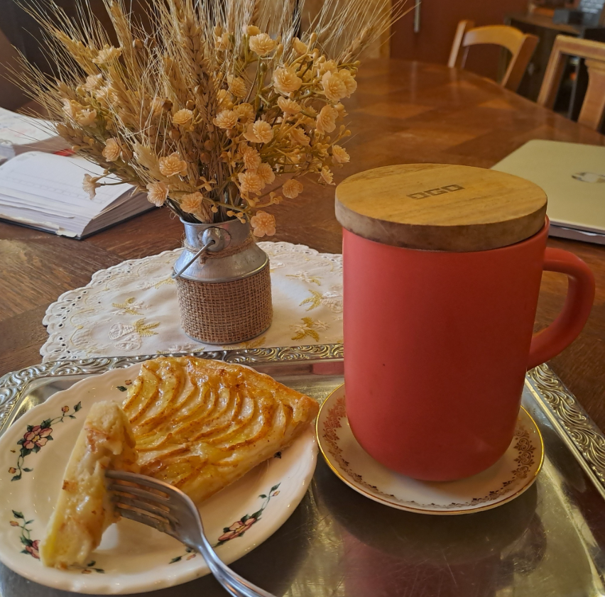La Mezzanine Coffee Shop