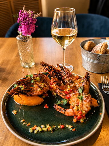 Le 76 Restaurant