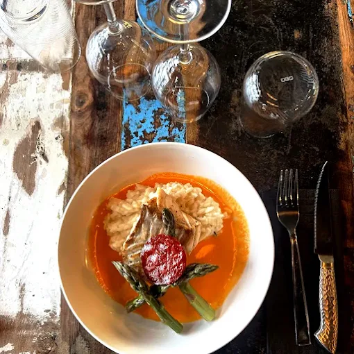 Le 76 Restaurant